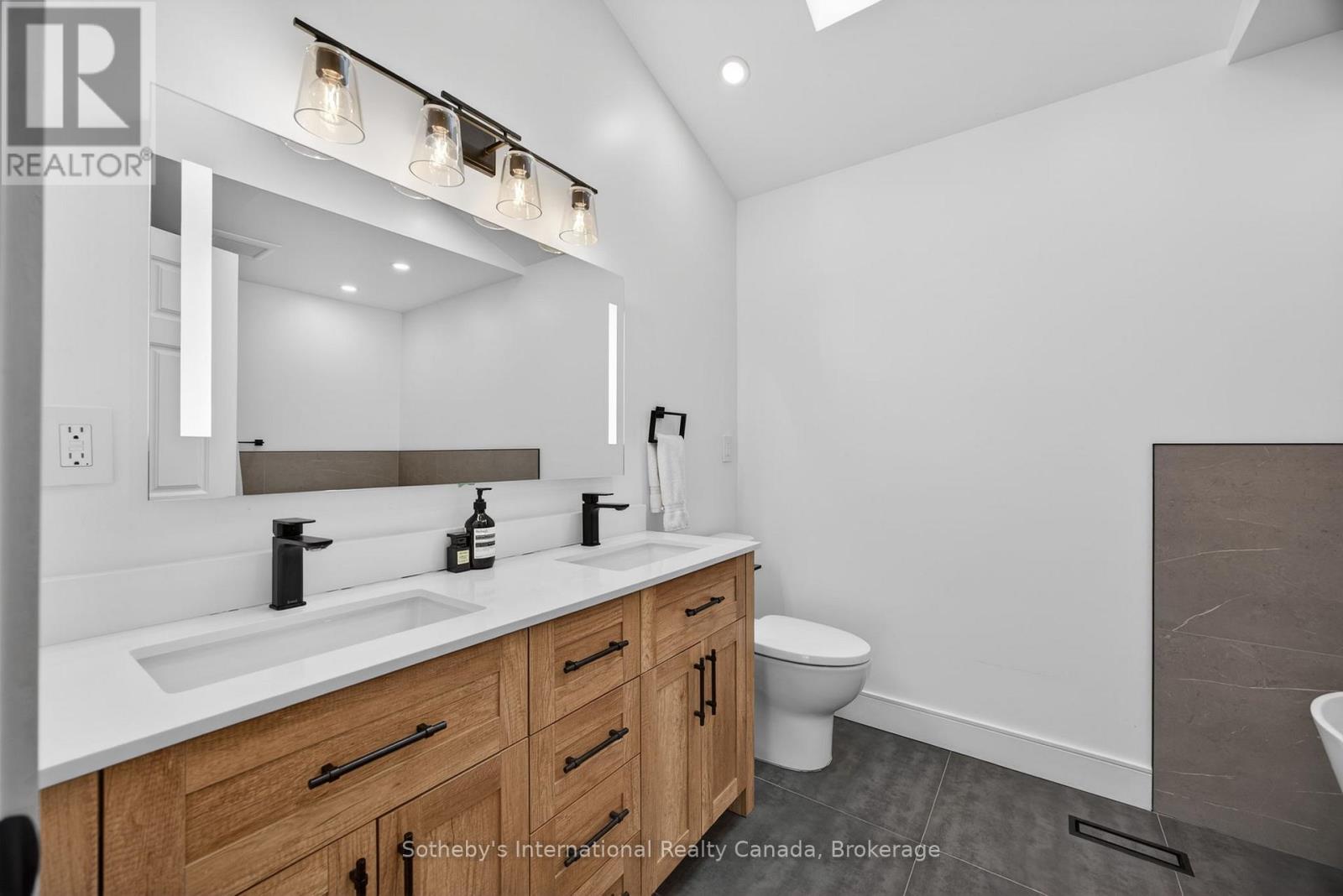 33 Slalom Gate Road, Collingwood, Ontario  L9Y 5A9 - Photo 25 - S12660362