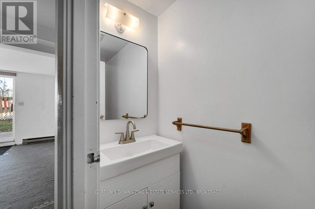 45 - 39 Coventry Crescent, Kingston, Ontario  K7M 7S8 - Photo 38 - X12660406