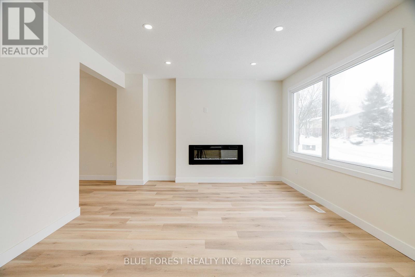 5 Denlaw Road, London North, Ontario  N6G 3L3 - Photo 4 - X12660420