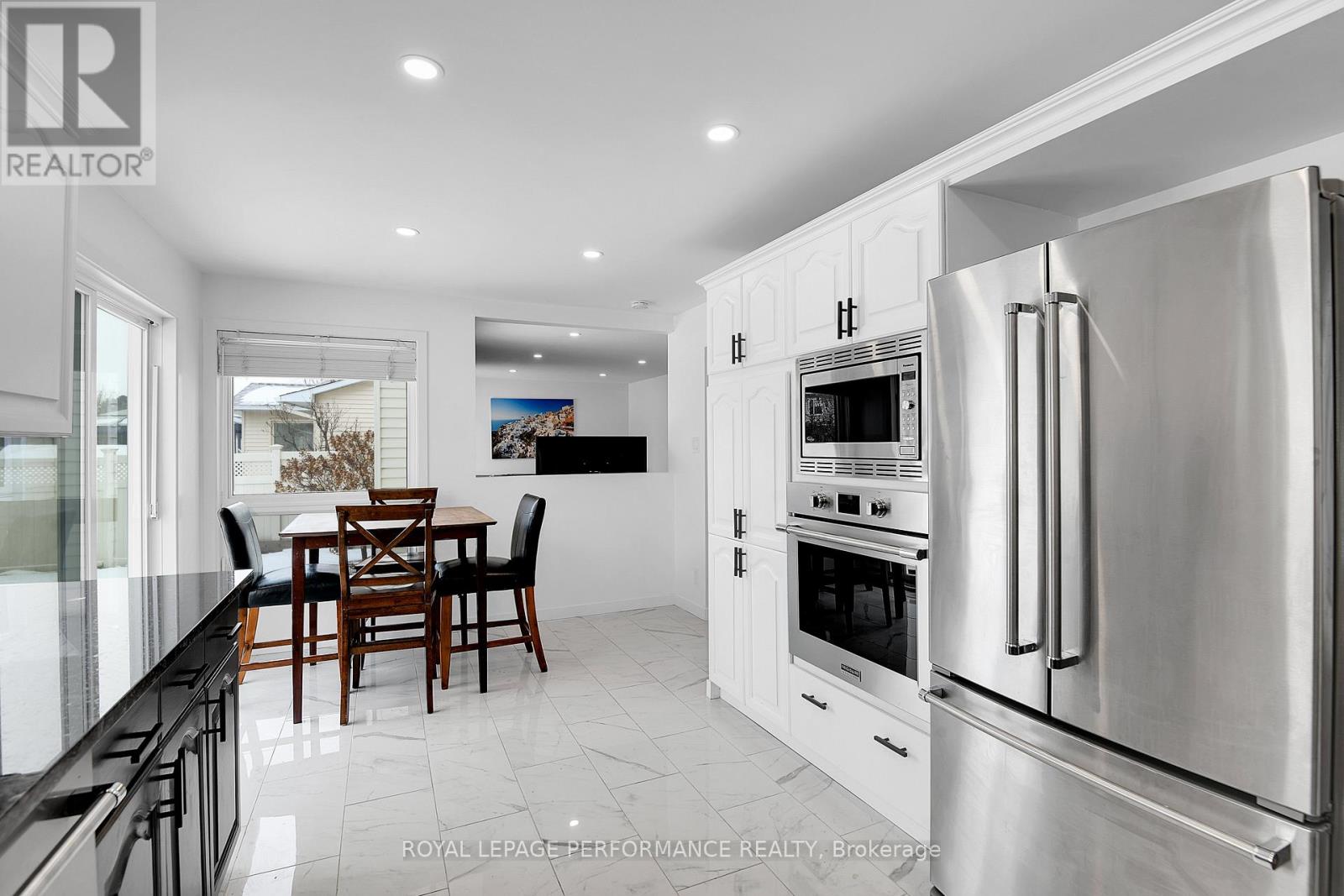 1646 Sunview Drive, Ottawa, Ontario  K1C 5C5 - Photo 10 - X12660366