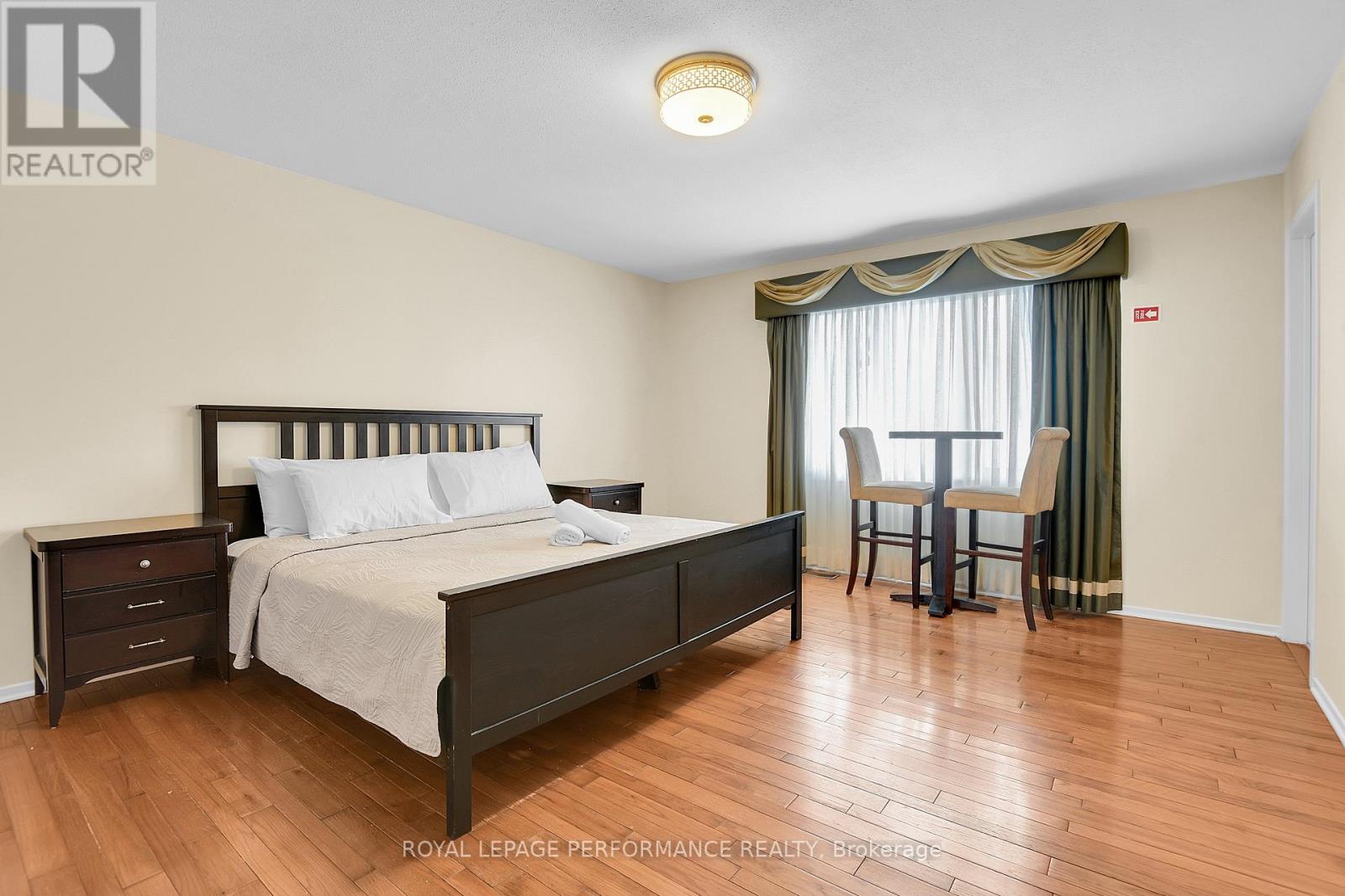 1646 Sunview Drive, Ottawa, Ontario  K1C 5C5 - Photo 14 - X12660366