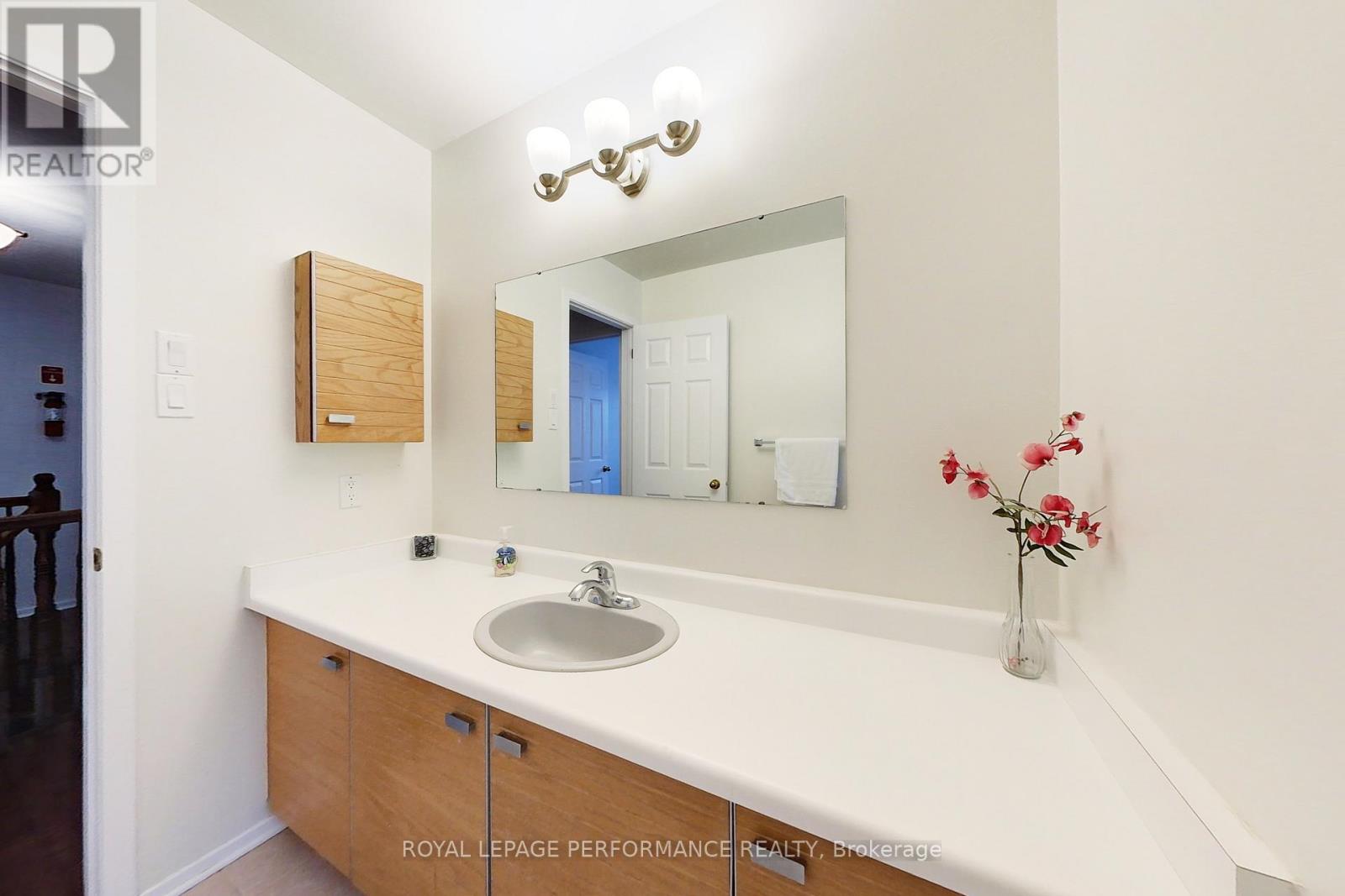 1646 Sunview Drive, Ottawa, Ontario  K1C 5C5 - Photo 19 - X12660366