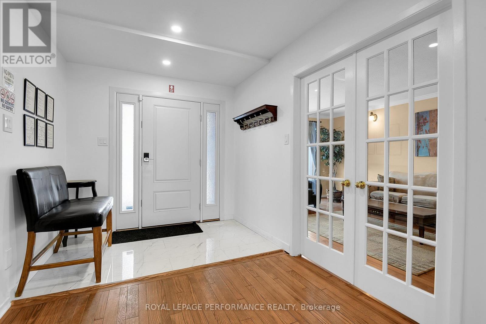 1646 Sunview Drive, Ottawa, Ontario  K1C 5C5 - Photo 3 - X12660366