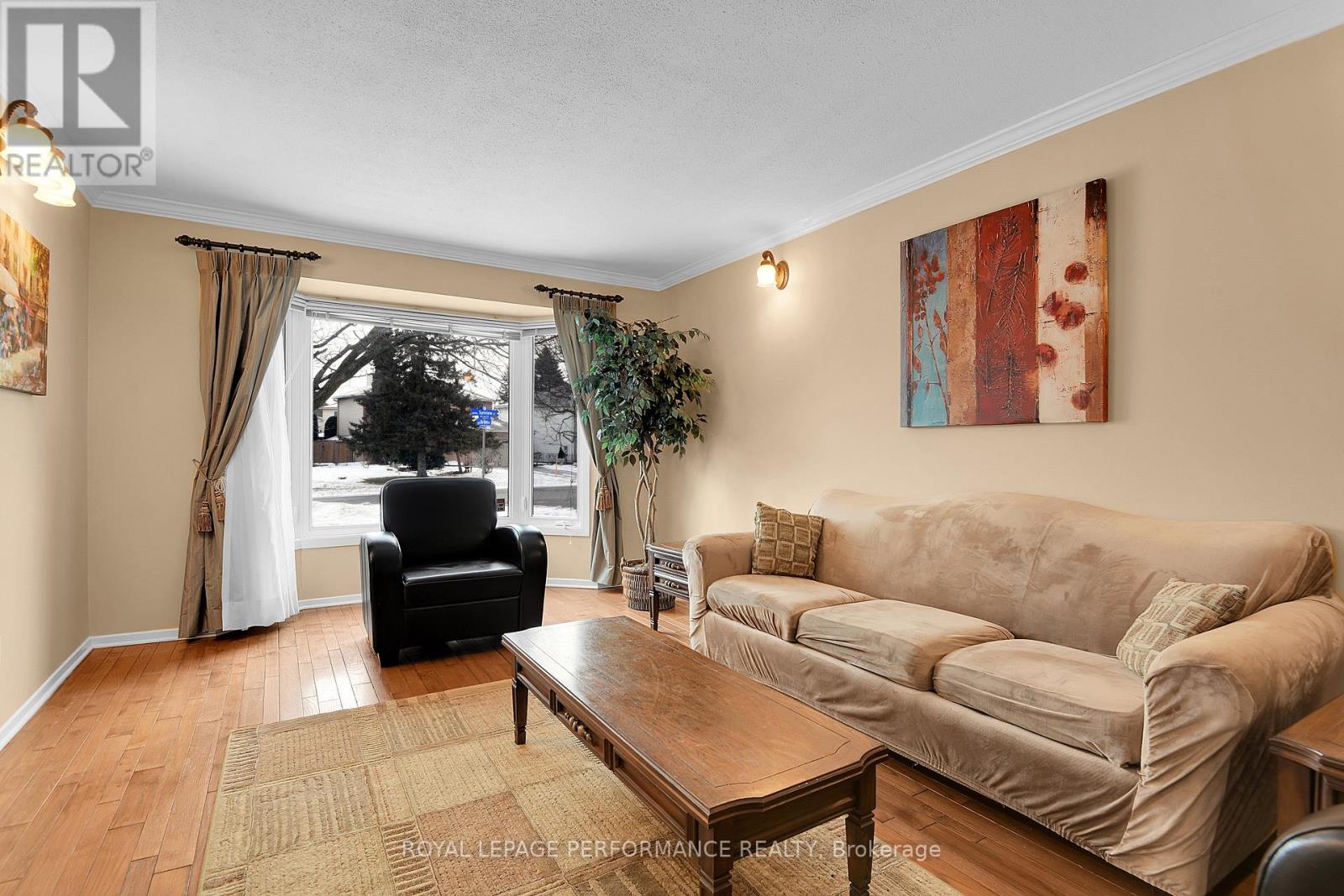 1646 Sunview Drive, Ottawa, Ontario  K1C 5C5 - Photo 5 - X12660366