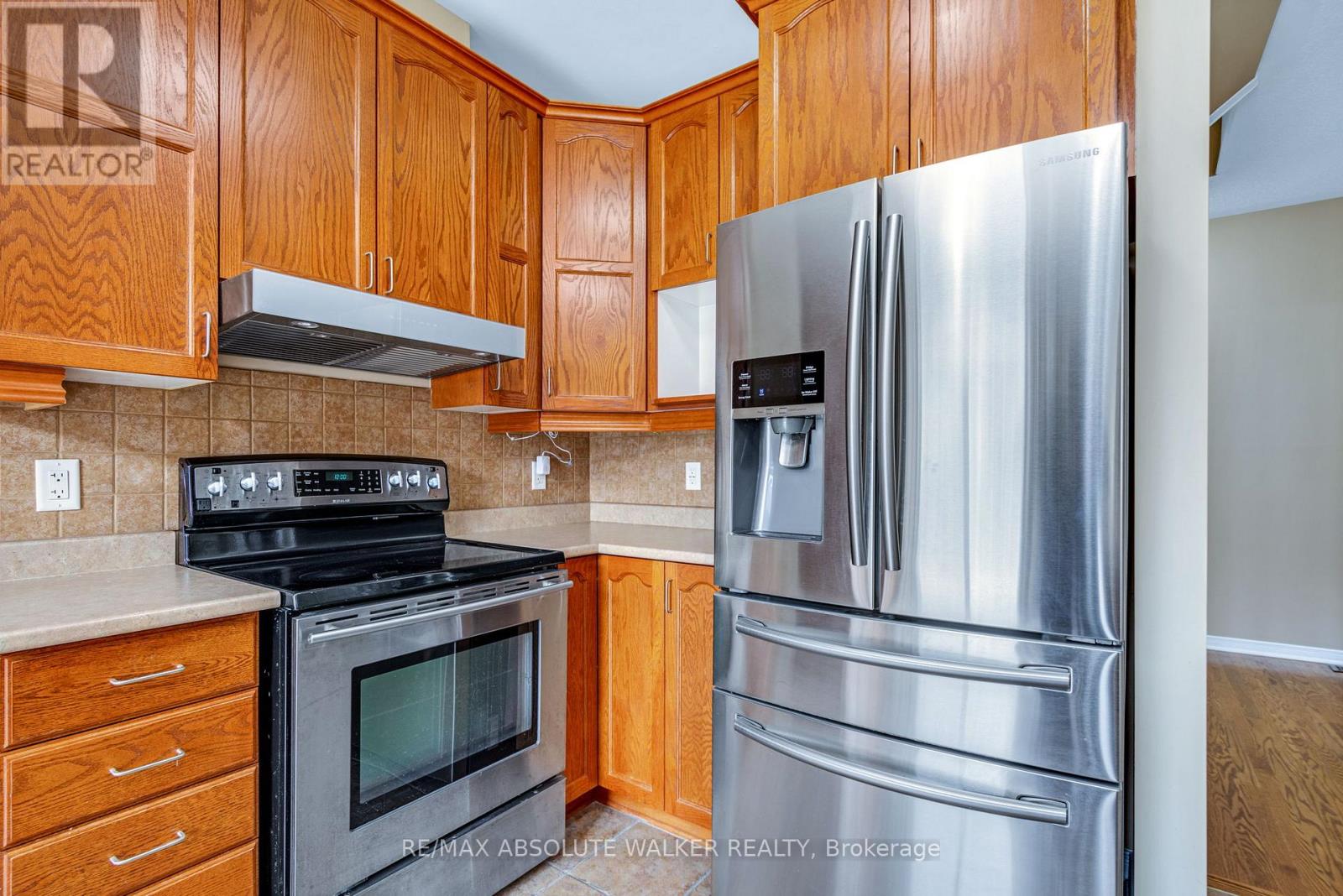 321 Upcountry Drive, Ottawa, Ontario  K2S 2H6 - Photo 13 - X12660400