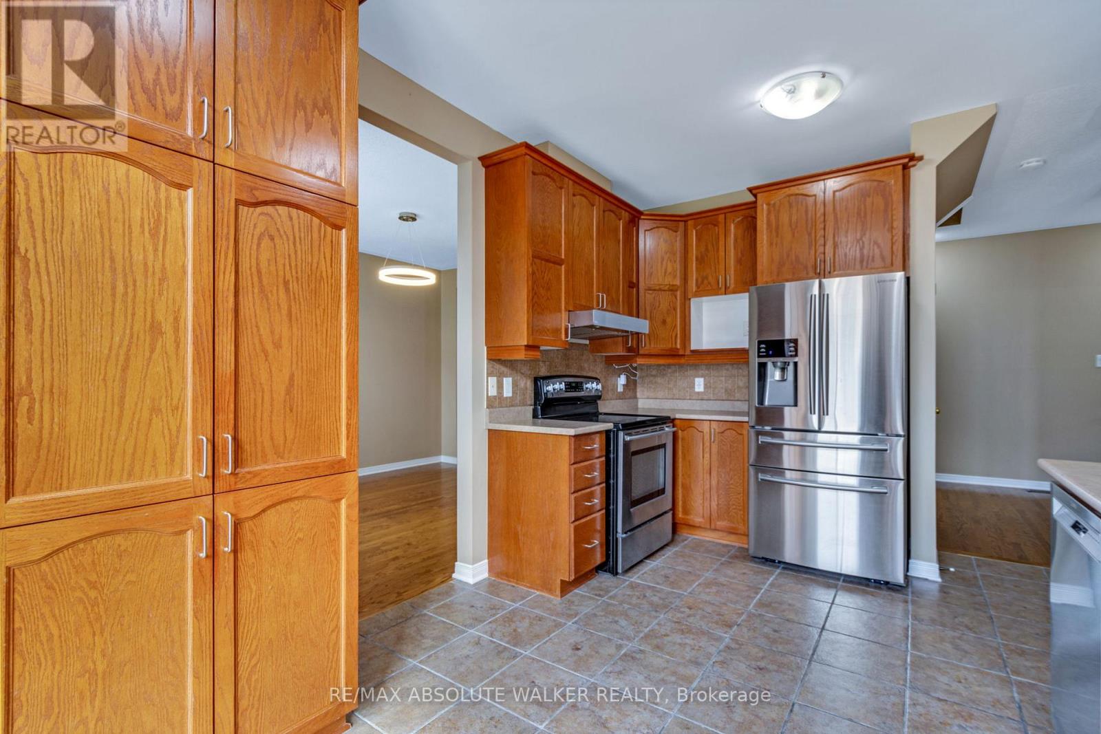 321 Upcountry Drive, Ottawa, Ontario  K2S 2H6 - Photo 14 - X12660404