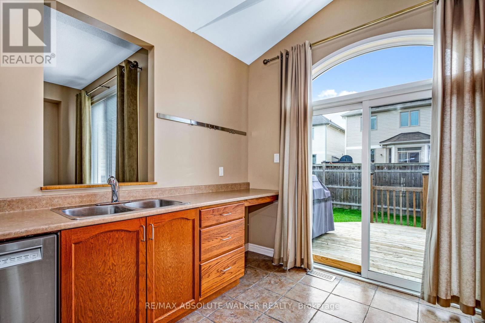 321 Upcountry Drive, Ottawa, Ontario  K2S 2H6 - Photo 15 - X12660404