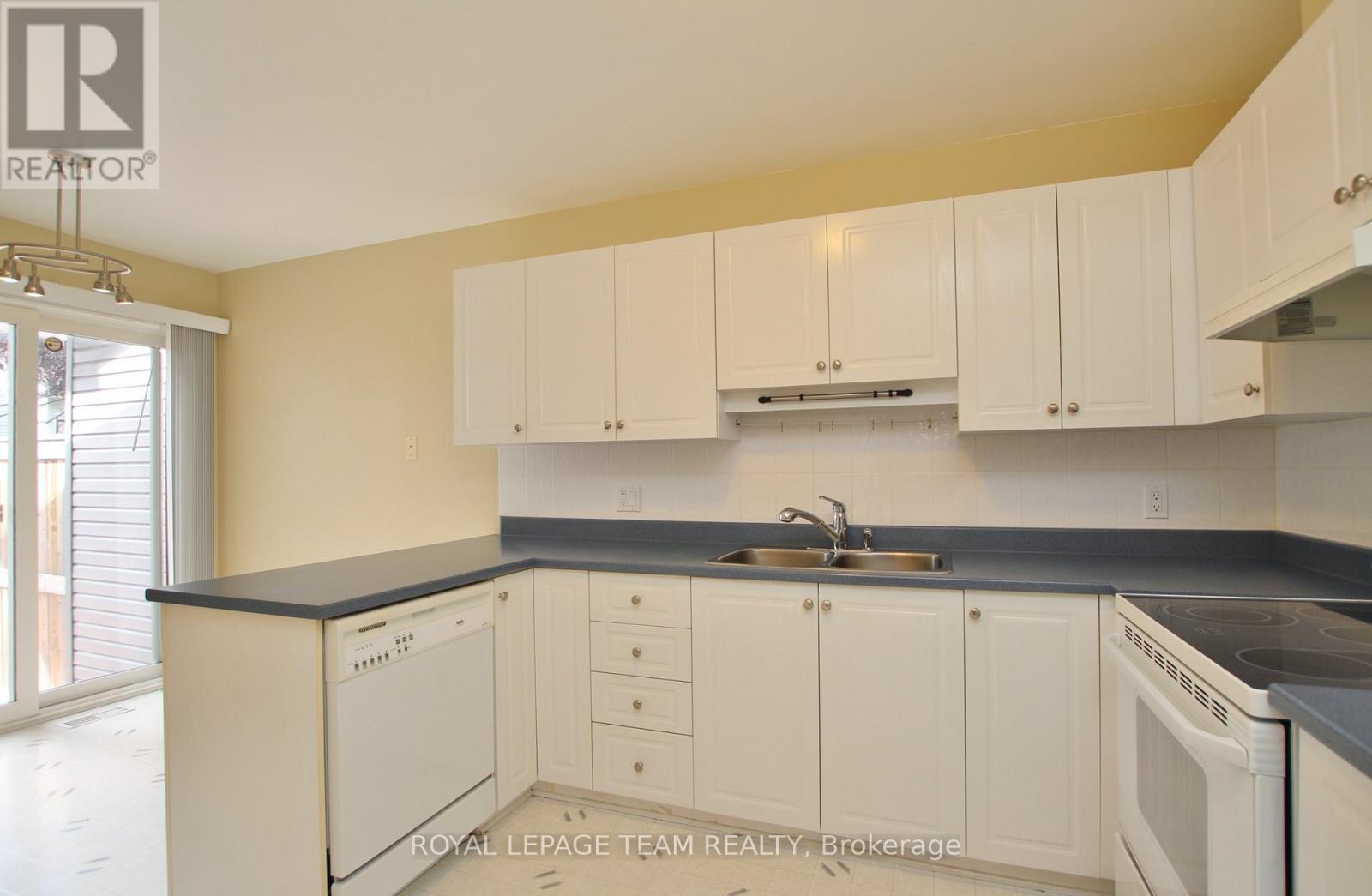 30 Bishops Mills Way, Ottawa, Ontario  K2K 3B9 - Photo 11 - X12660416