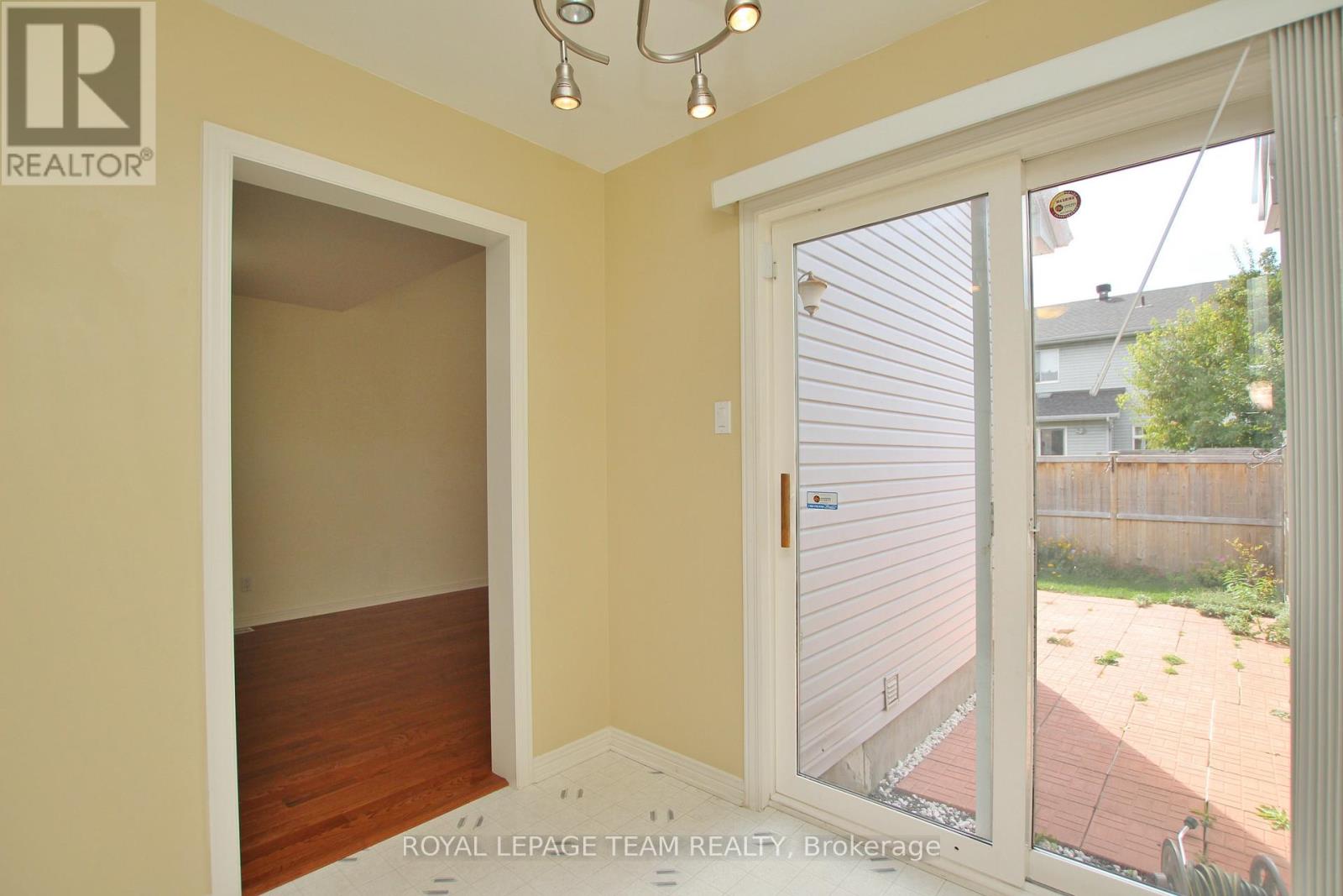 30 Bishops Mills Way, Ottawa, Ontario  K2K 3B9 - Photo 12 - X12660416