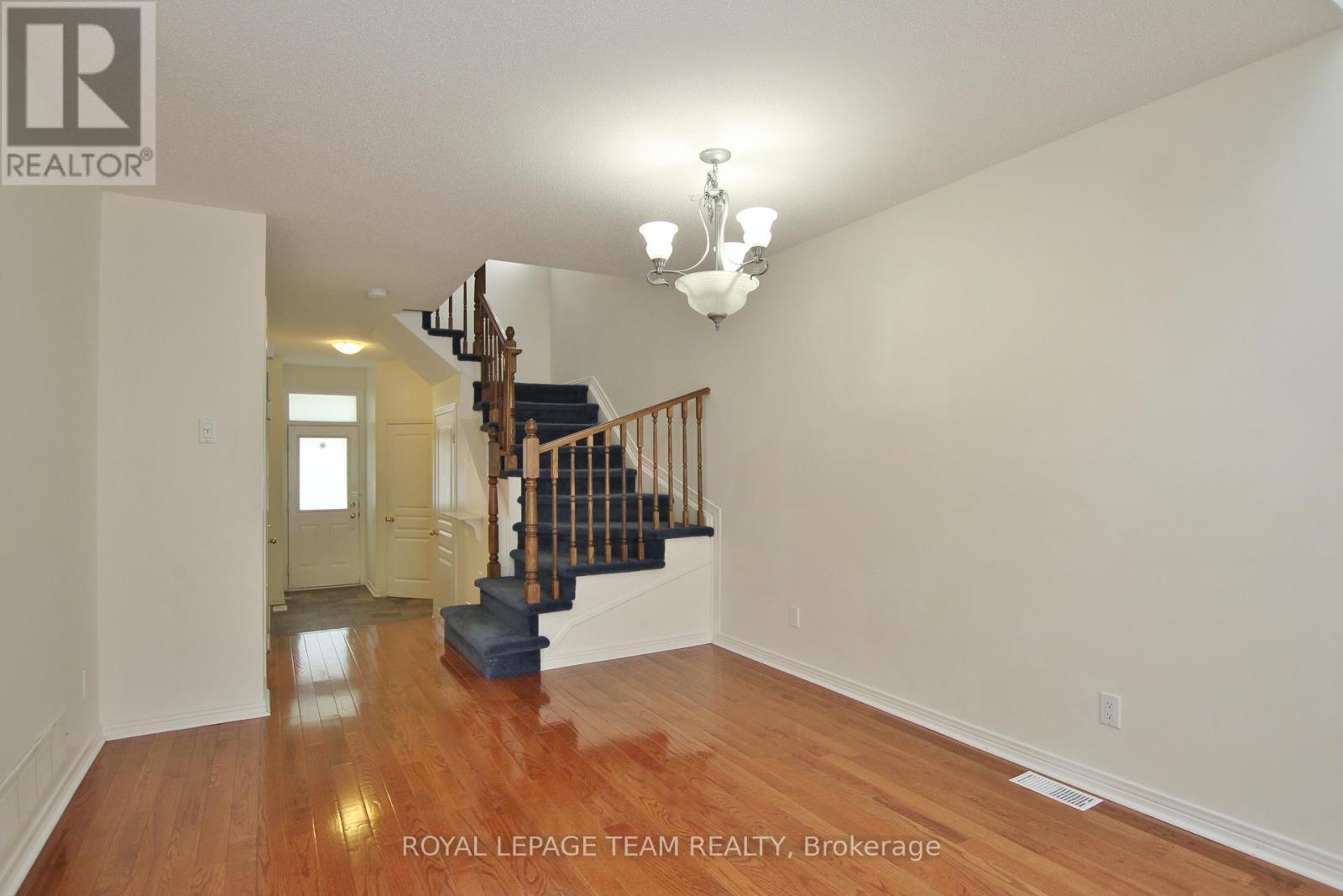 30 Bishops Mills Way, Ottawa, Ontario  K2K 3B9 - Photo 6 - X12660416