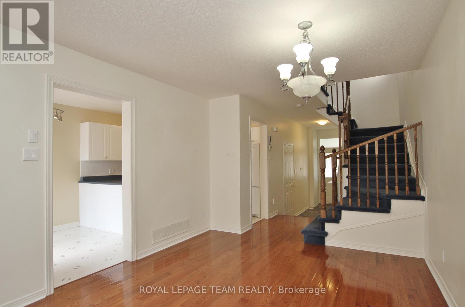 30 Bishops Mills Way, Ottawa, Ontario  K2K 3B9 - Photo 7 - X12660416