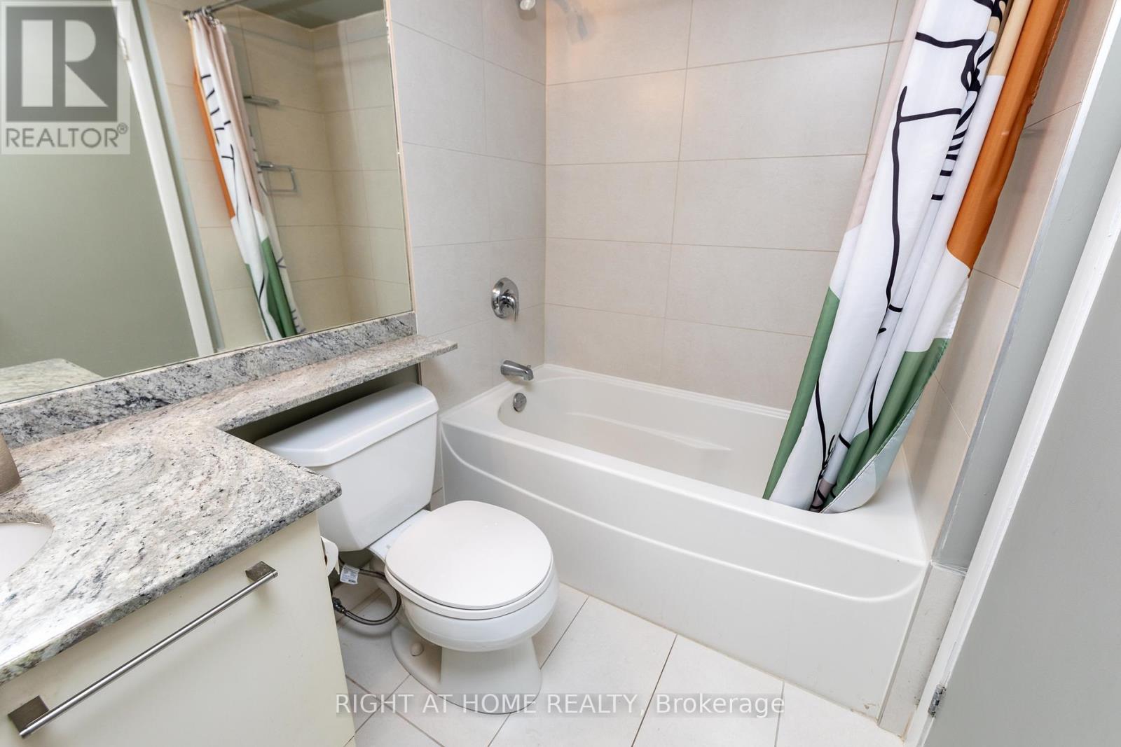 102 - 219 Fort York Boulevard, Toronto, Ontario  M5V 1B1 - Photo 12 - C12660370