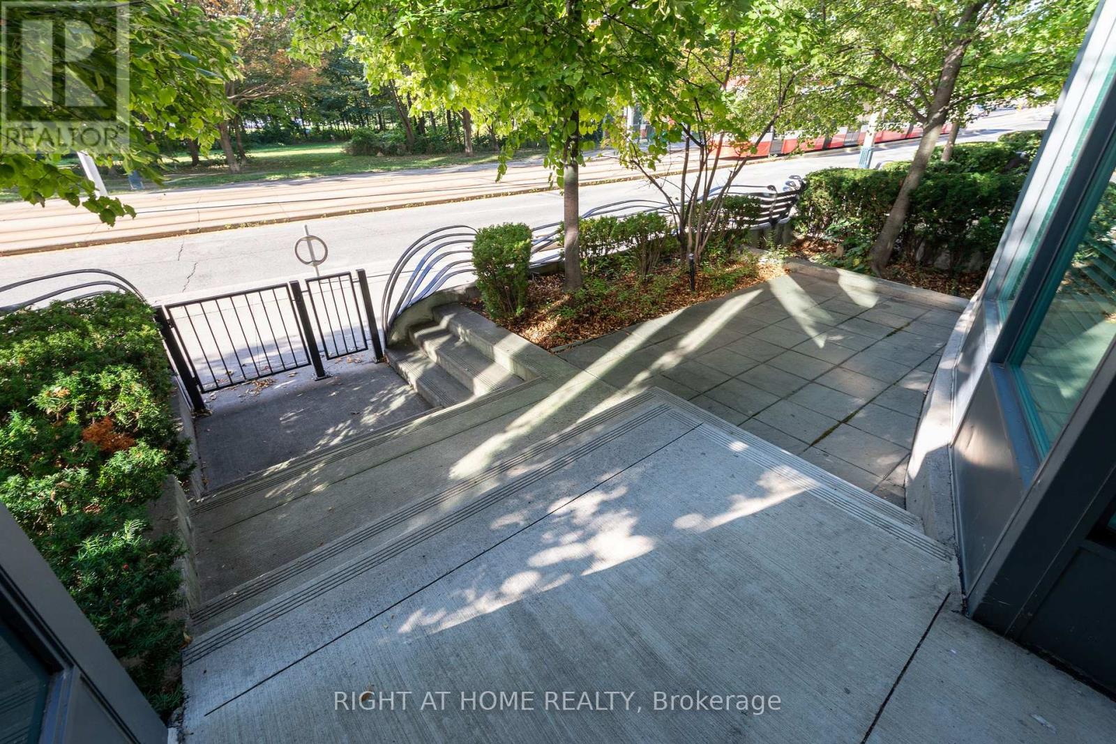 102 - 219 Fort York Boulevard, Toronto, Ontario  M5V 1B1 - Photo 17 - C12660370