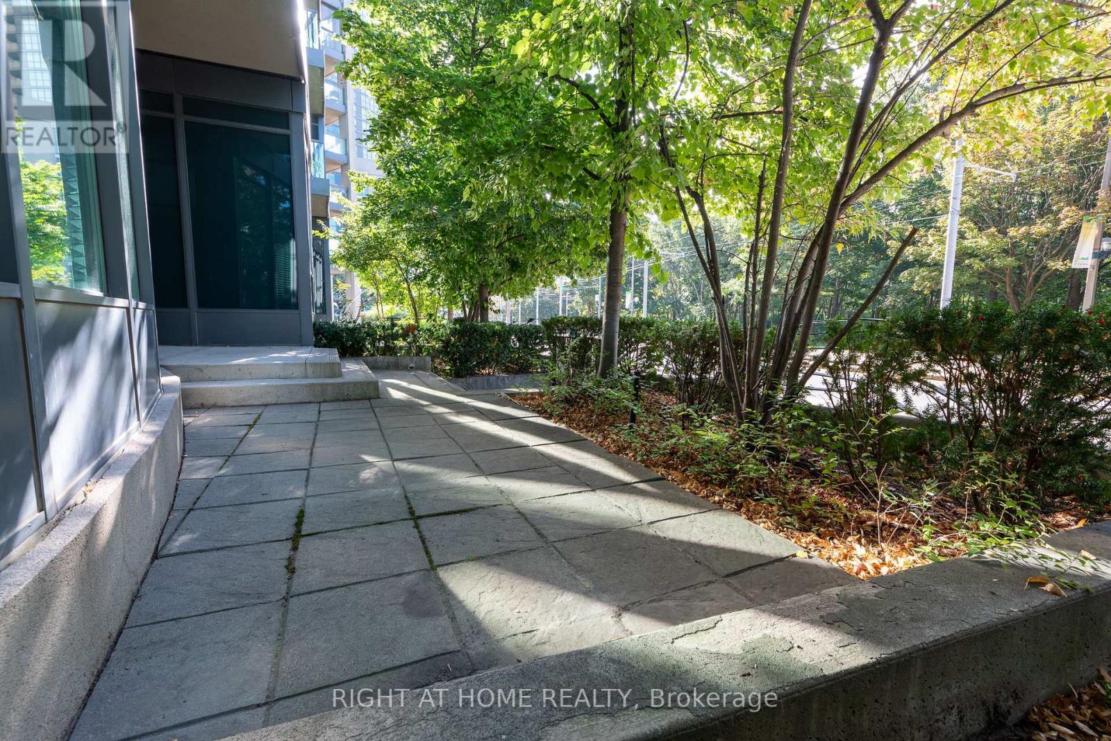 102 - 219 Fort York Boulevard, Toronto, Ontario  M5V 1B1 - Photo 18 - C12660370