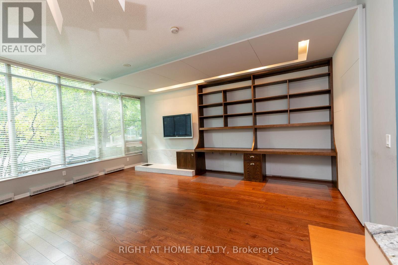 102 - 219 Fort York Boulevard, Toronto, Ontario  M5V 1B1 - Photo 2 - C12660370