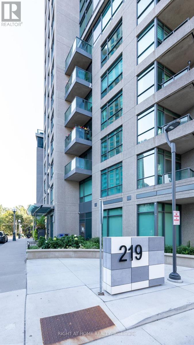 102 - 219 Fort York Boulevard, Toronto, Ontario  M5V 1B1 - Photo 20 - C12660370