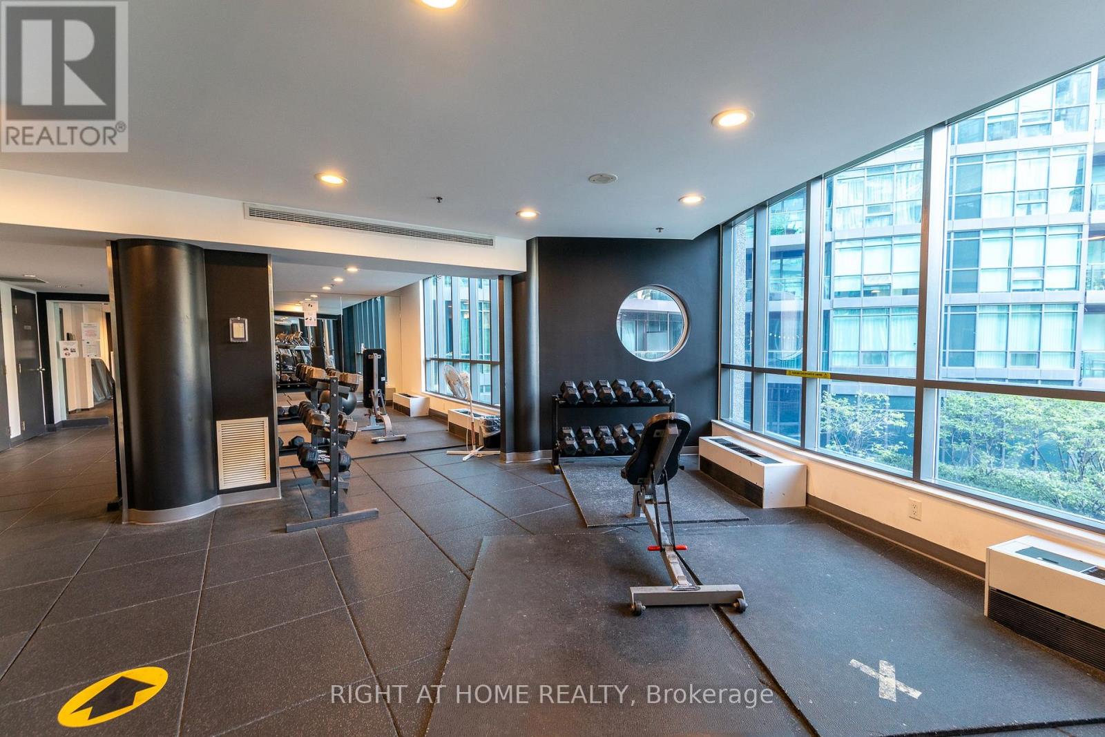 102 - 219 Fort York Boulevard, Toronto, Ontario  M5V 1B1 - Photo 32 - C12660370