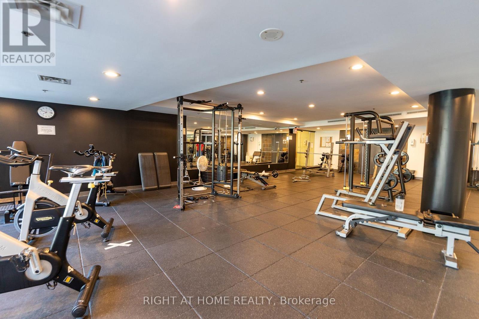 102 - 219 Fort York Boulevard, Toronto, Ontario  M5V 1B1 - Photo 33 - C12660370