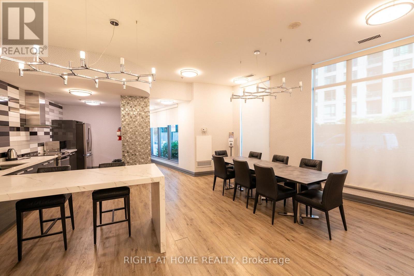 102 - 219 Fort York Boulevard, Toronto, Ontario  M5V 1B1 - Photo 35 - C12660370