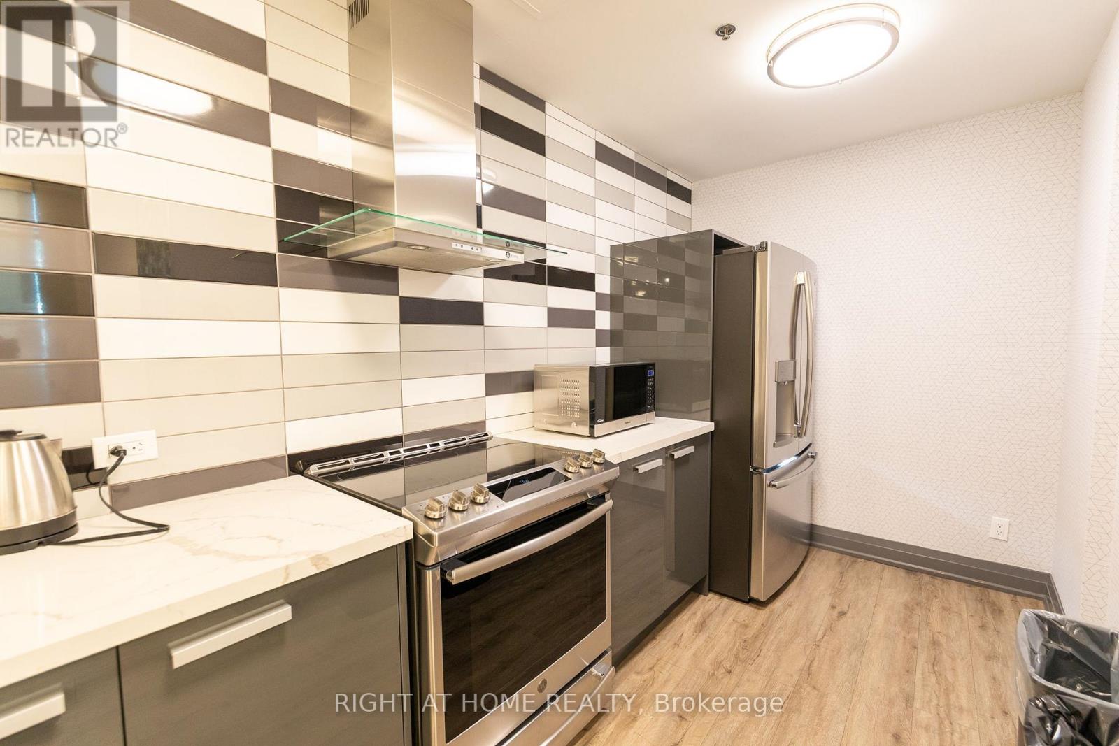 102 - 219 Fort York Boulevard, Toronto, Ontario  M5V 1B1 - Photo 36 - C12660370