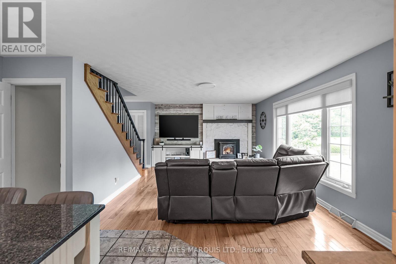 18201 County Rd 19 Road, South Glengarry, Ontario  K6K 0A7 - Photo 10 - X12660448