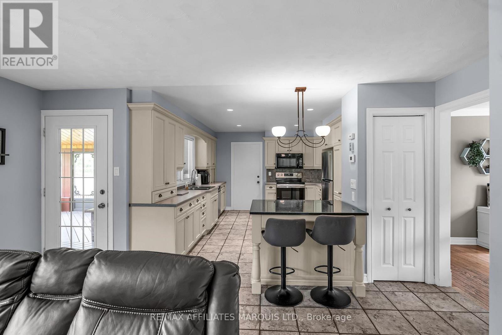 18201 County Rd 19 Road, South Glengarry, Ontario  K6K 0A7 - Photo 14 - X12660448