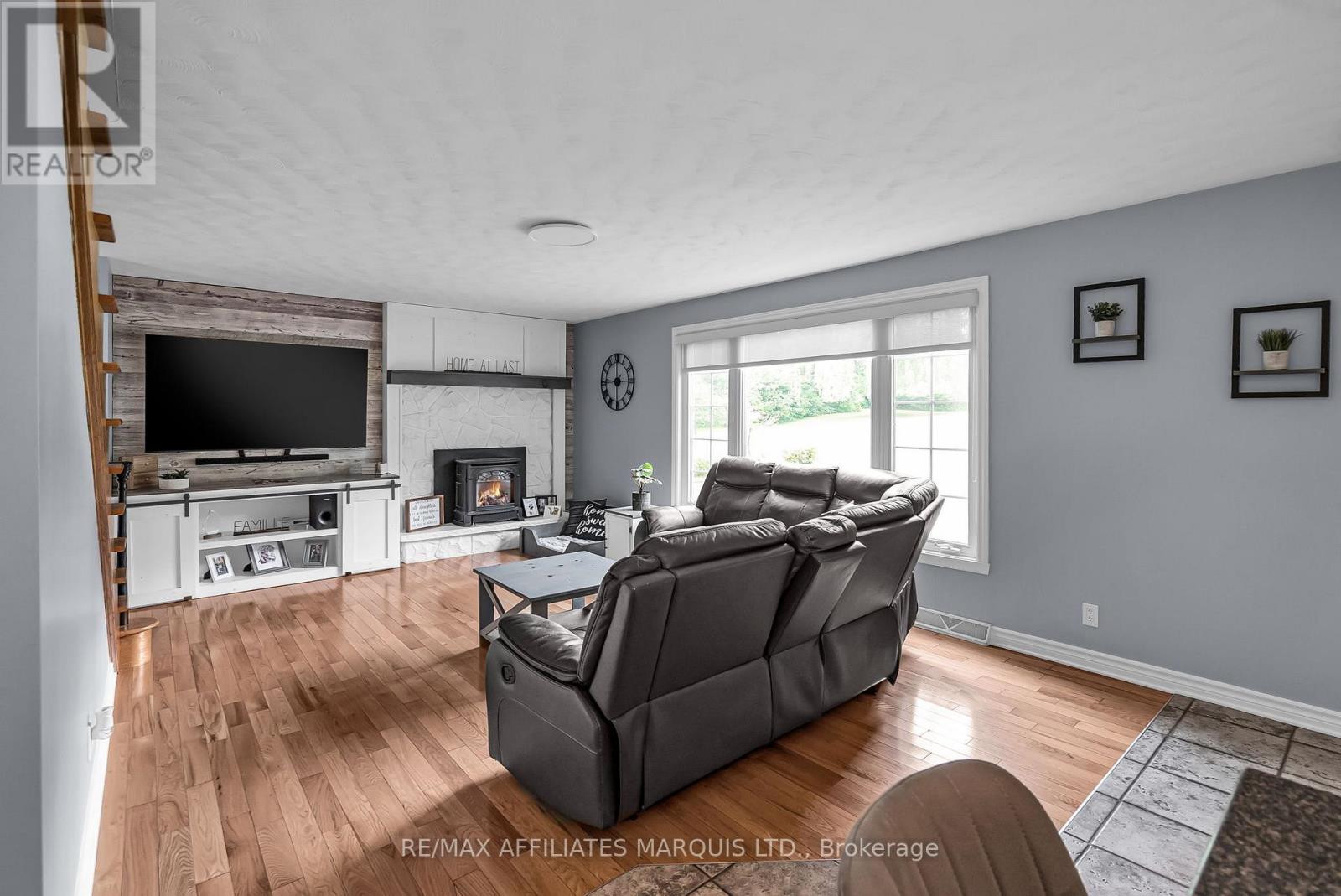 18201 County Rd 19 Road, South Glengarry, Ontario  K6K 0A7 - Photo 9 - X12660448