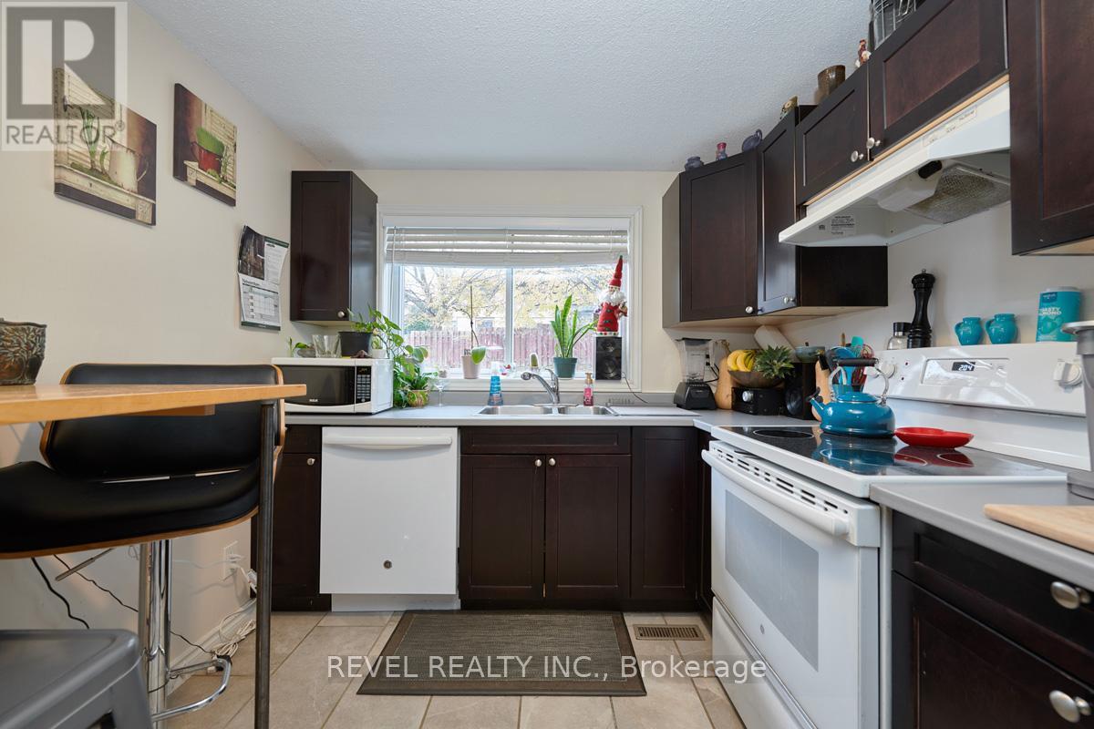Upper - 88 Fox Run, Barrie, Ontario  L4N 5A8 - Photo 2 - S12660450