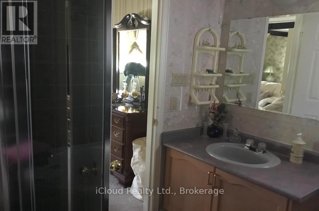 Main & 2nd Flr - 5506 Woodchase Crescent, Mississauga, Ontario  L4Z 3T9 - Photo 12 - W12660376