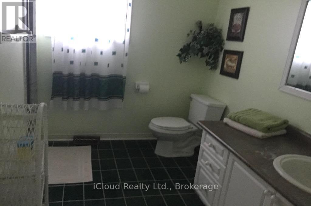 Main & 2nd Flr - 5506 Woodchase Crescent, Mississauga, Ontario  L4Z 3T9 - Photo 18 - W12660376