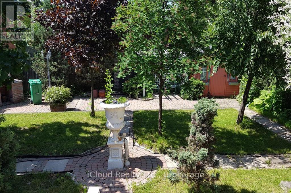 Main & 2nd Flr - 5506 Woodchase Crescent, Mississauga, Ontario  L4Z 3T9 - Photo 19 - W12660376