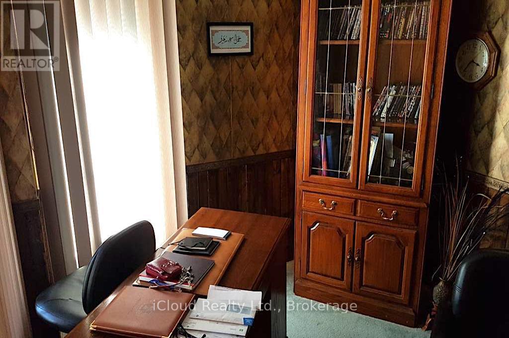 Main & 2nd Flr - 5506 Woodchase Crescent, Mississauga, Ontario  L4Z 3T9 - Photo 3 - W12660376