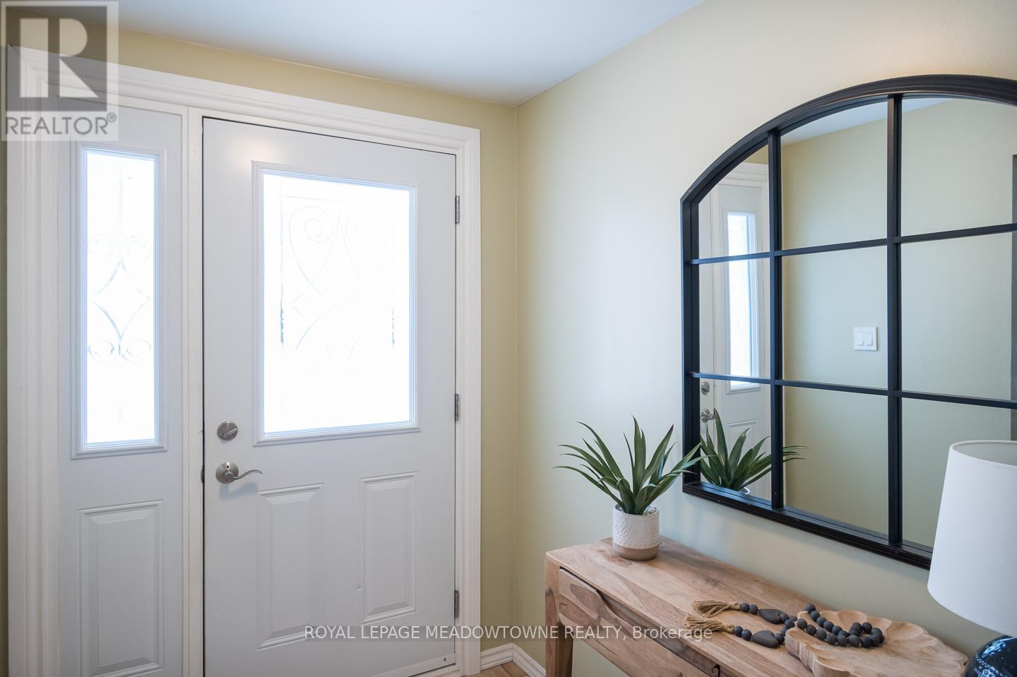 65 Lorne Scots Drive, Milton, Ontario  L9T 2Z2 - Photo 4 - W12660412