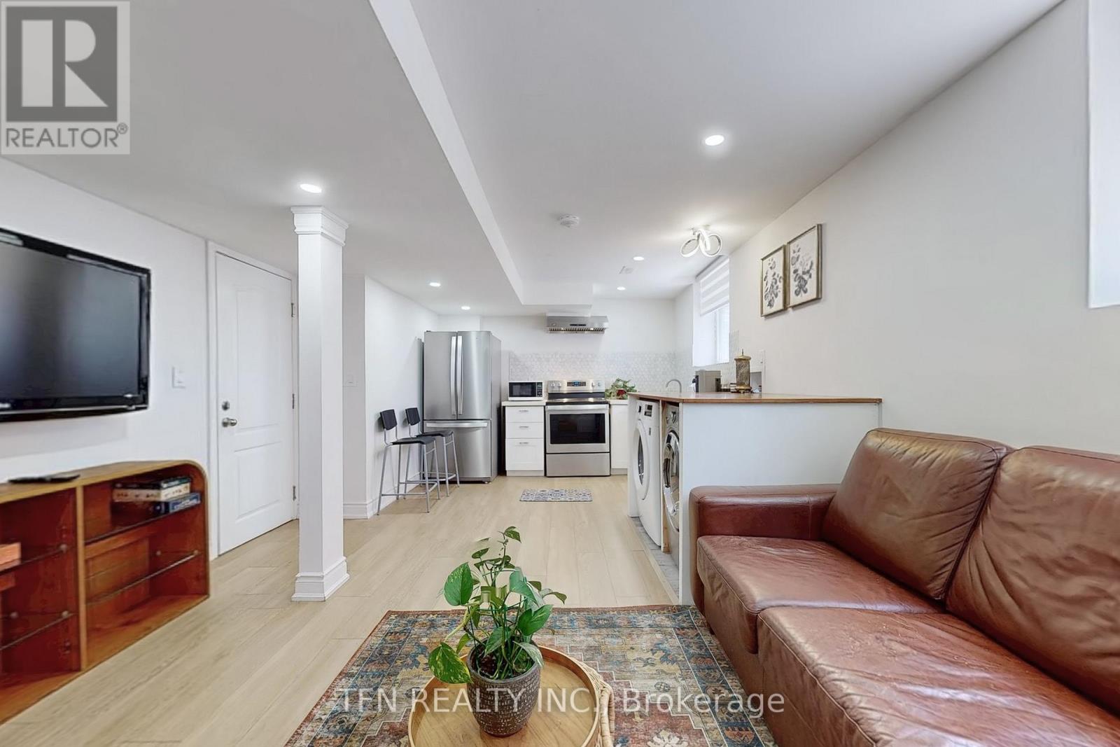 851 Clemens Crescent, Mississauga, Ontario  L5V 2S8 - Photo 27 - W12660438