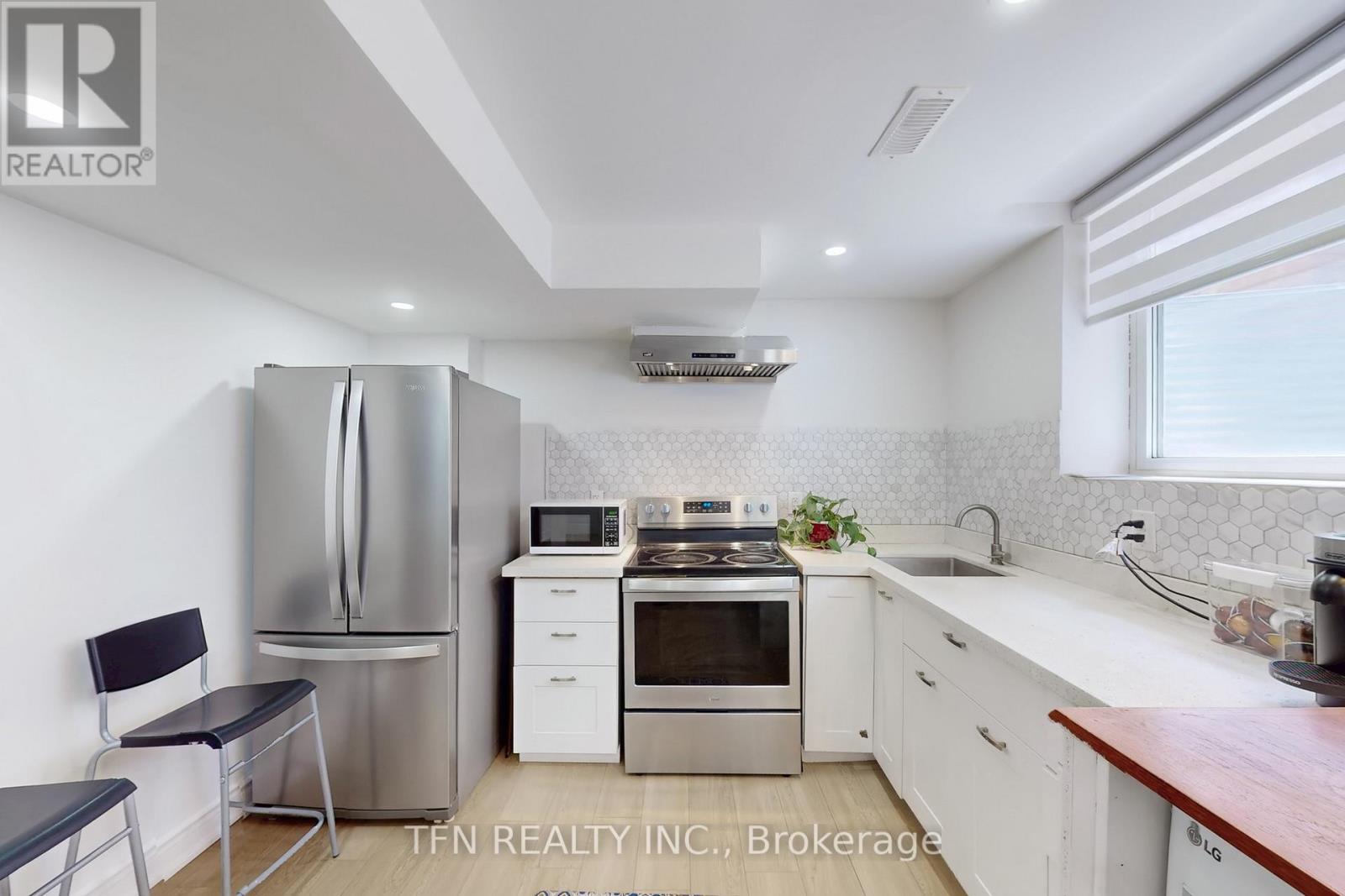 851 Clemens Crescent, Mississauga, Ontario  L5V 2S8 - Photo 31 - W12660438