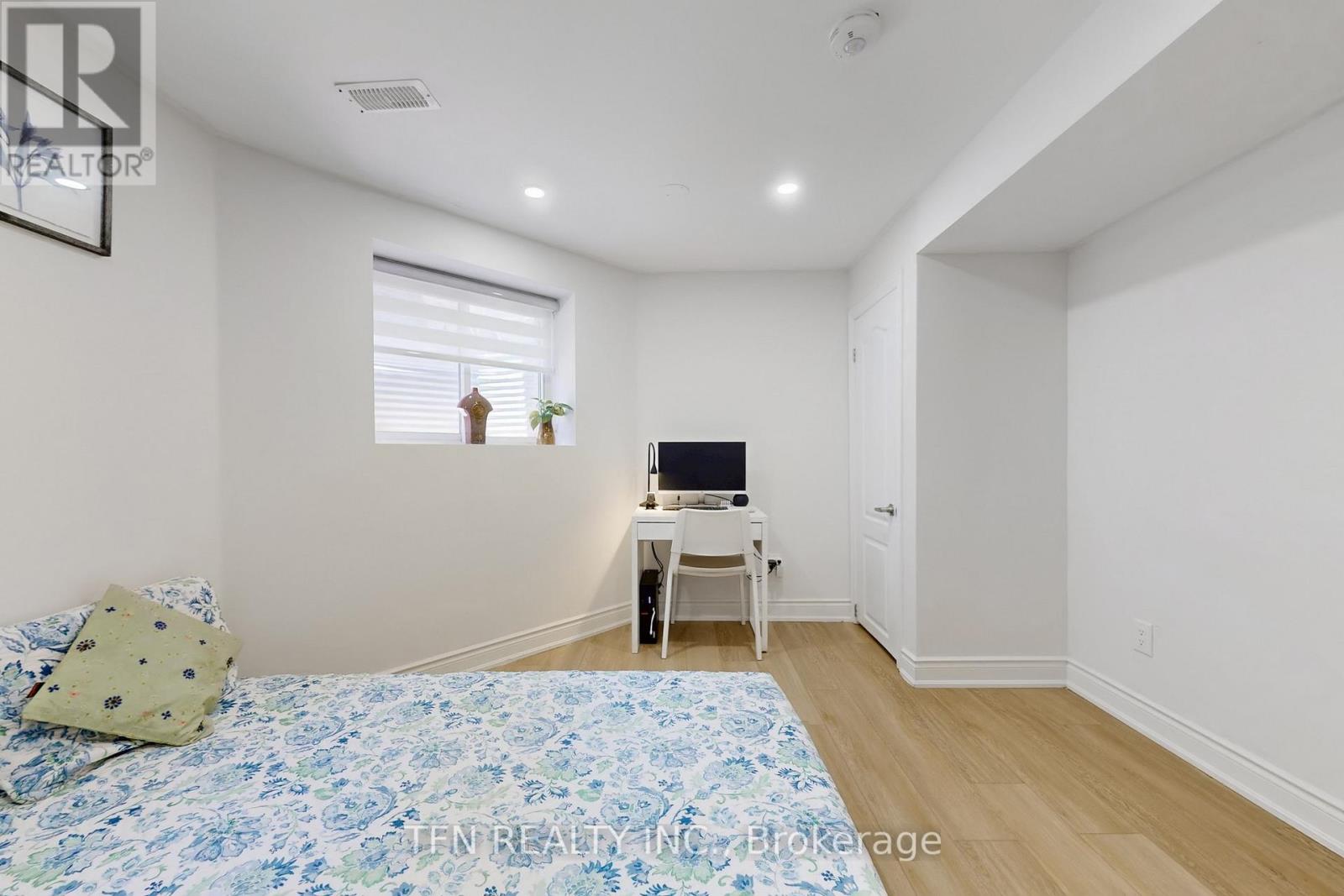 851 Clemens Crescent, Mississauga, Ontario  L5V 2S8 - Photo 33 - W12660438