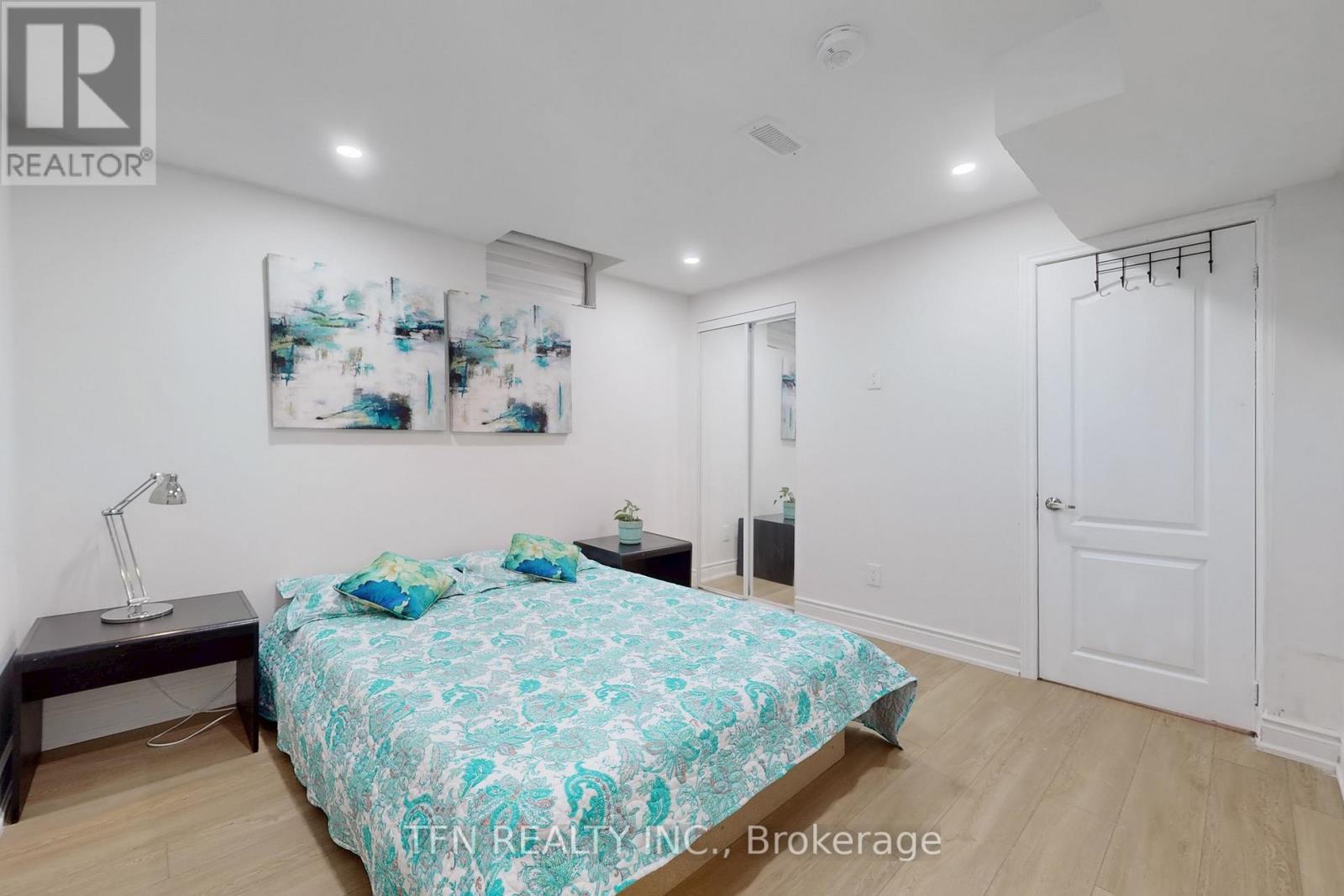 851 Clemens Crescent, Mississauga, Ontario  L5V 2S8 - Photo 34 - W12660438