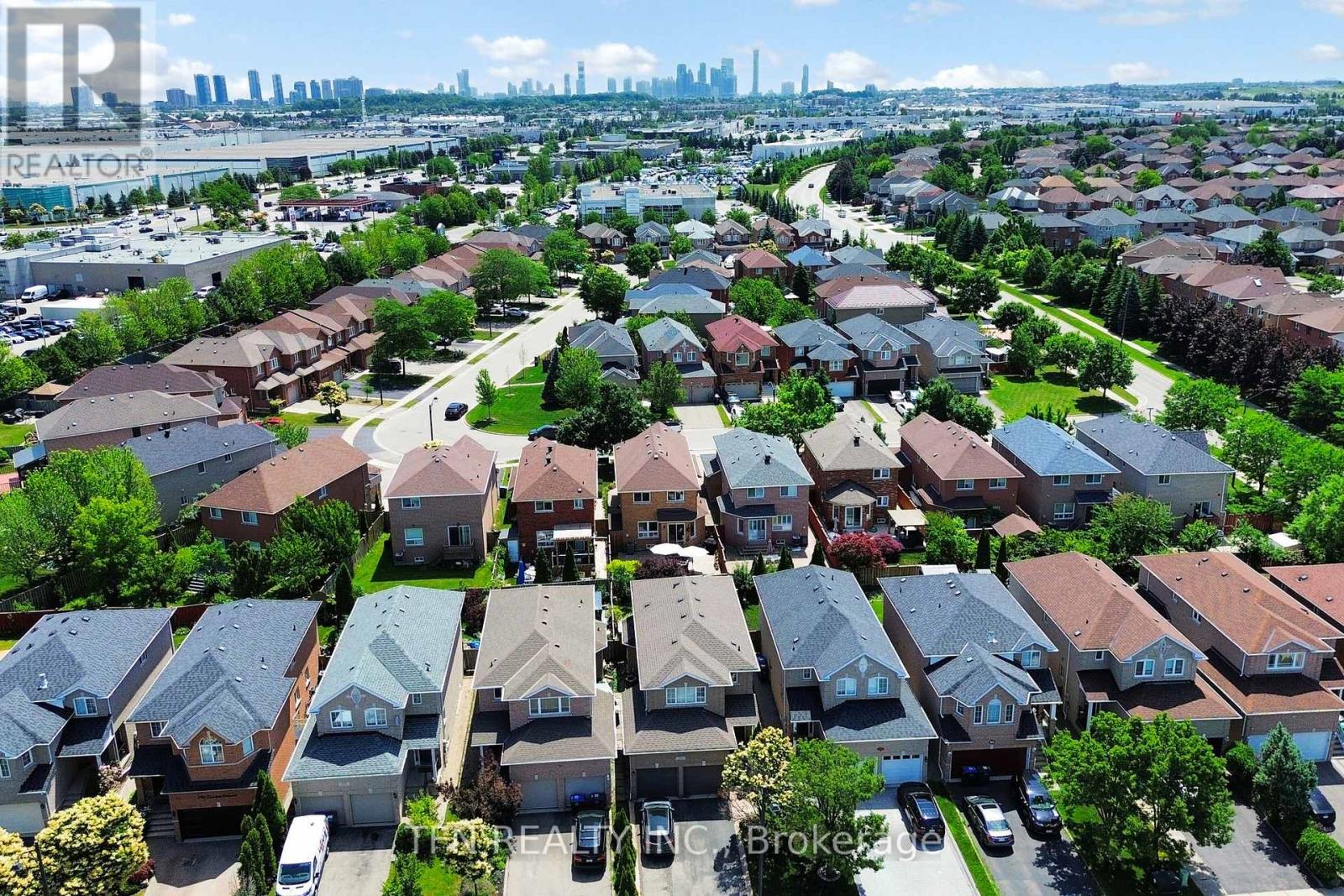 851 Clemens Crescent, Mississauga, Ontario  L5V 2S8 - Photo 46 - W12660438