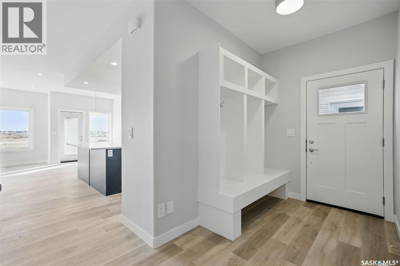 222 Antonini Court, Saskatoon, Saskatchewan  S7L 7P2 - Photo 2 - SK026045