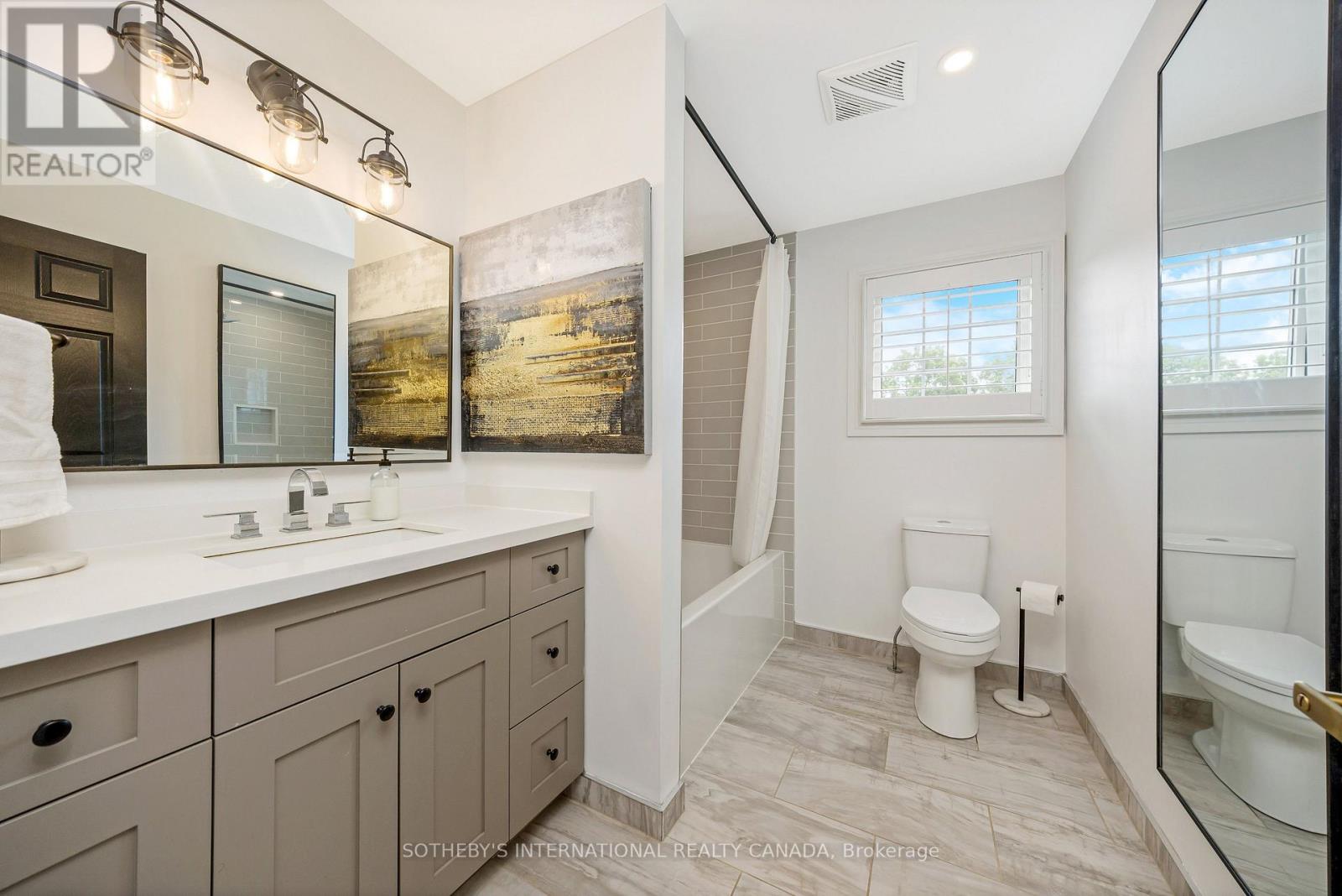 10 Meander Close, Hamilton, Ontario  L0R 1H1 - Photo 34 - X12660364