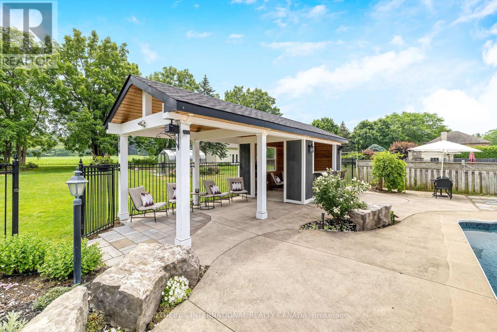 10 Meander Close, Hamilton, Ontario  L0R 1H1 - Photo 46 - X12660364