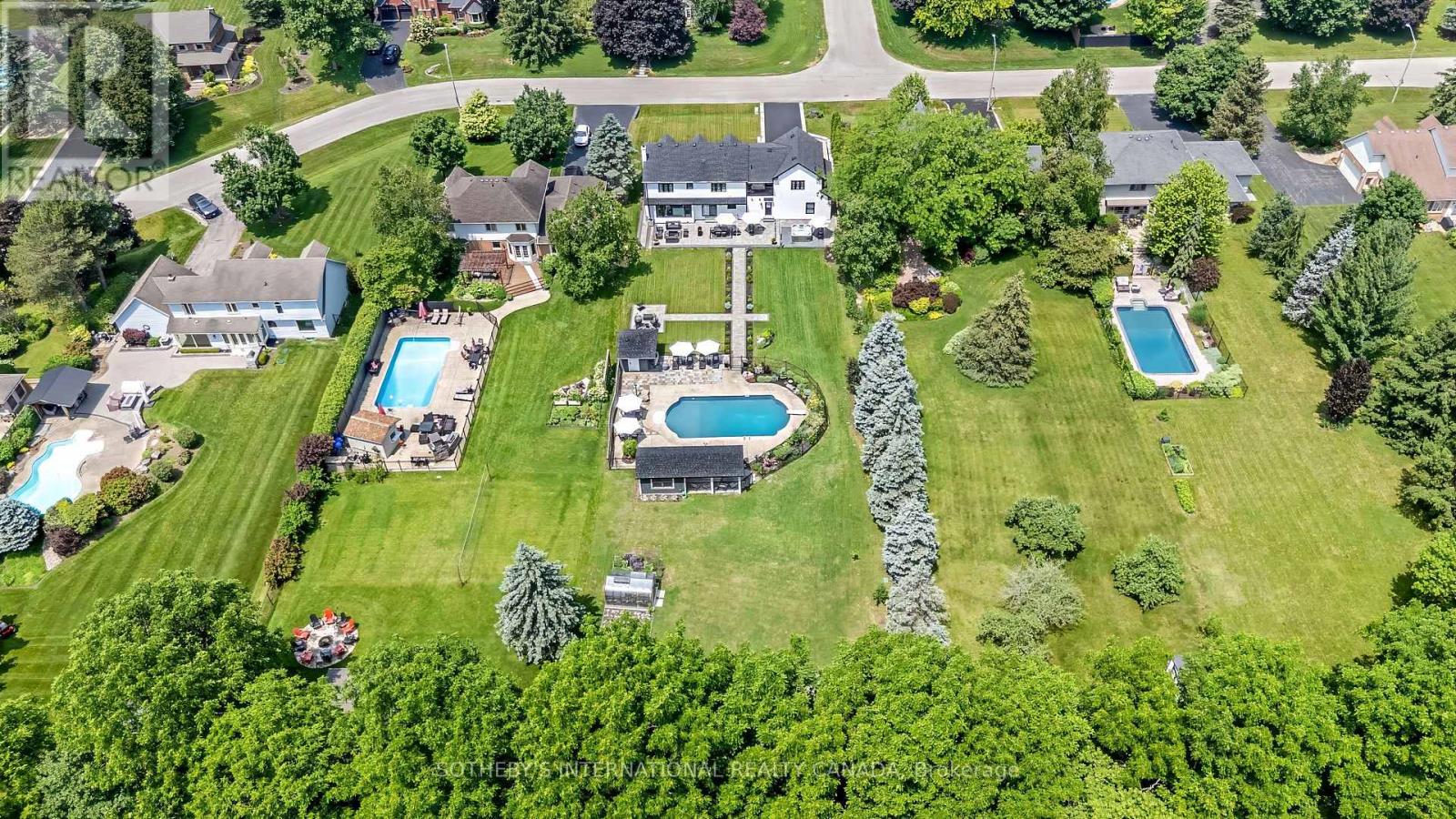 10 Meander Close, Hamilton, Ontario  L0R 1H1 - Photo 50 - X12660364