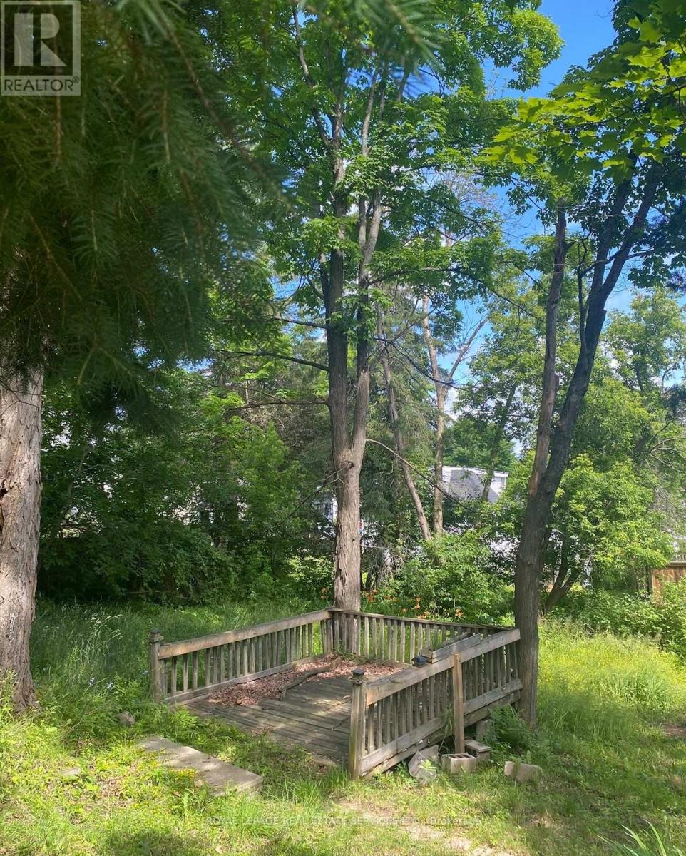 16 Cora Street E, Huntsville, Ontario  P1H 1P6 - Photo 18 - X12660394