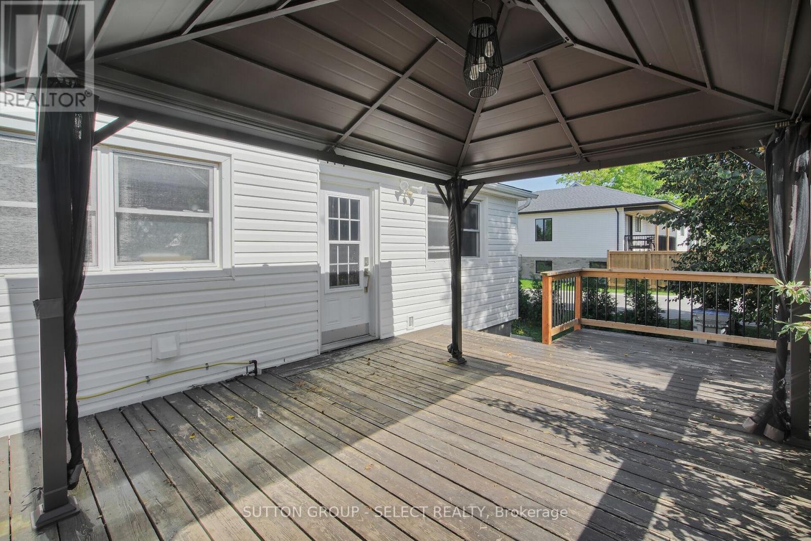 2617 Queens Street, Strathroy-Caradoc (Mount Brydges), Ontario  N0L 1W0 - Photo 35 - X12660546