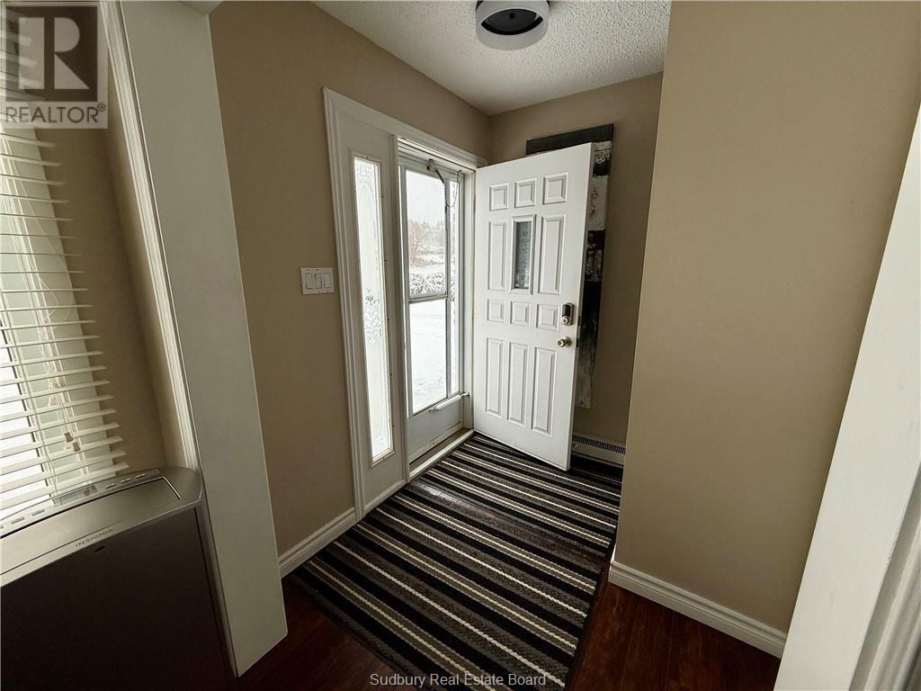 872 Cambrian Heights Drive, Sudbury, Ontario  P3A 3B5 - Photo 2 - 2125961