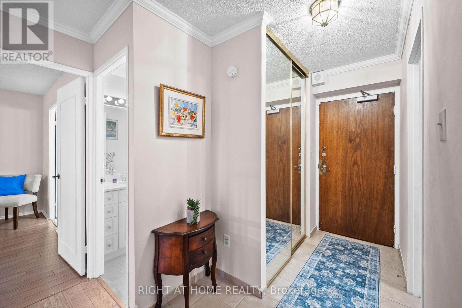 1006 - 1025 Richmond Road, Ottawa, Ontario  K2B 8G8 - Photo 5 - X12660454