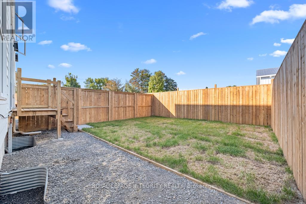 B - 875 Contour Street, Ottawa, Ontario  K1W 0G6 - Photo 5 - X12660476