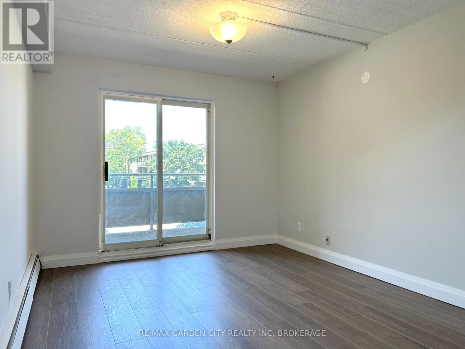 311 - 41 Rykert Street, St. Catharines, Ontario  L2S 3A4 - Photo 13 - X12660490