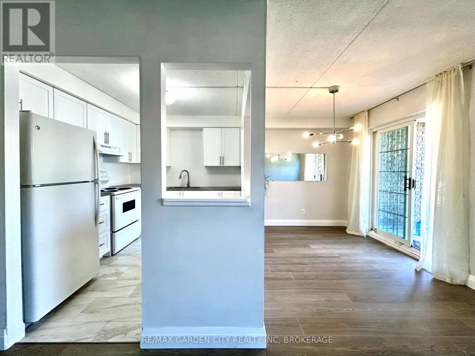 311 - 41 Rykert Street, St. Catharines, Ontario  L2S 3A4 - Photo 4 - X12660490