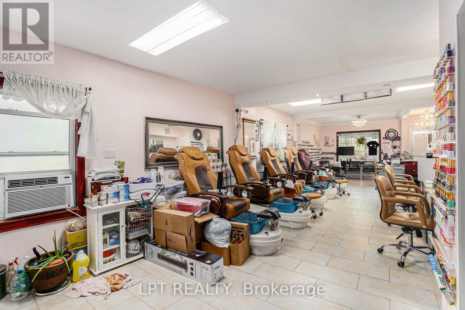 257 Parkdale Avenue, Ottawa, Ontario  K1Y 1G1 - Photo 6 - X12364454